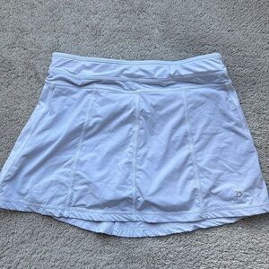 Sofia Bella White Mini Skirt with Built-In Shorts | Size Small
